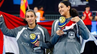 وزير الرياضة يهنئ ملك وزينة عمرو بعد اختيارهما ضمن الأفضل بمونديال الناشئات