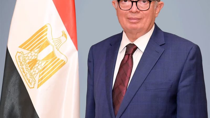 حسين عيسى