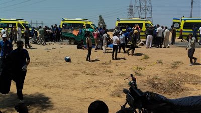 وزيرا التضامن والعمل يتابعان حادث تصادم سيارتي عمال بالإسماعيلية ويوجهان بصرف المساعدات