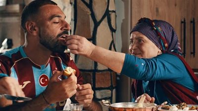 بطلة إعلان صلاح: شعرت أنه تربيتي.. وهعزمه على محشي كرمب