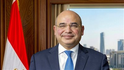 السيسي يصدر قرارا بتعيين مصطفى شيخون رئيساً لاقتصادية قناة السويس