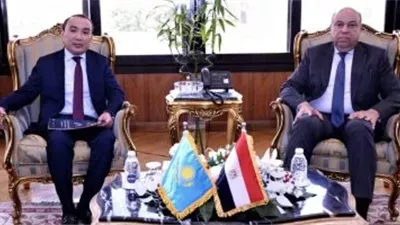 سفير كازاخستان: إعادة الربط الجوي مع مصر أولوية لدعم الحركة السياحية