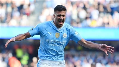عرض جديد من برشلونة لمانشستر سيتي يقرب رودري من بطل الدوري الإسباني
