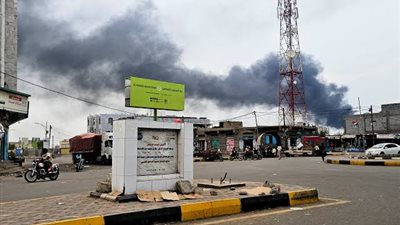 الحوثيون يصعدون في اليمن.. هجمات بالصواريخ والمسيرات على المخا ومأرب