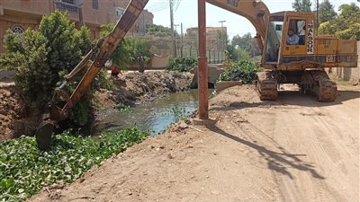 محافظ أسيوط: استمرار تطهير الترع والمصارف ورفع 60 طنًا من نواتج التطهير  