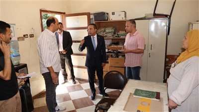 محافظ المنوفية يفاجئ الوحدة المحلية بالمصيلحة.. ويوجه بتطوير العمل وتحسين الخدمات