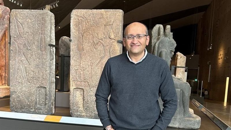 الدكتور أحمد مختار