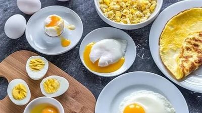 طبيب يحذر من خطأ شائع في حفظ البيض قد يزيد مخاطر السالمونيلا|تفاصيل 