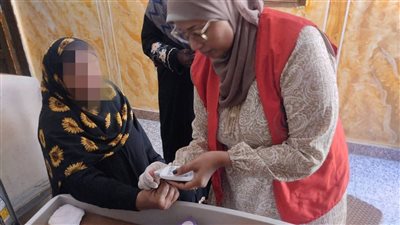 حملة 100 يوم صحة تواصل فحص المواطنين بمسجد المصطفى في السويس