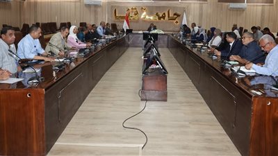 رئيس جامعة قنا يوجه بتحديد مستهدفات الجامعة وفق 12 معيارا و92 مؤشرا