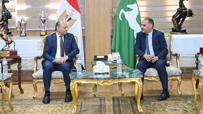 محافظ الشرقية يستقبل رئيس الشركة الحديثة للغاز الطبيعي والوفد المرافق له
