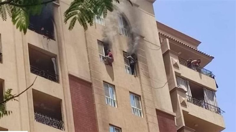 إخماد حريق داخل شقة