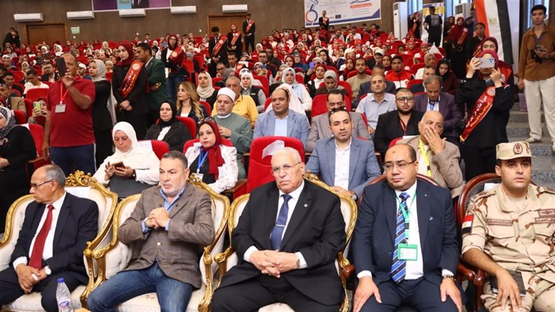 محافظ دمياط يشارك