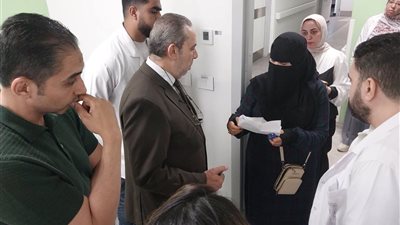 جولة إشرافية لنائب مدير فرع الرعاية الصحية بالسويس لمتابعة الخدمات بالمجمع