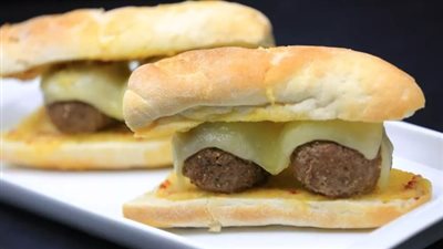طريقة عمل ساندوتش كرات اللحم.. وجبة مميزة بخطوات بسيطة