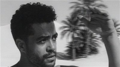 برؤية بصرية سينمائية .. خالد أنور في جلسة تصوير غير تقليدية