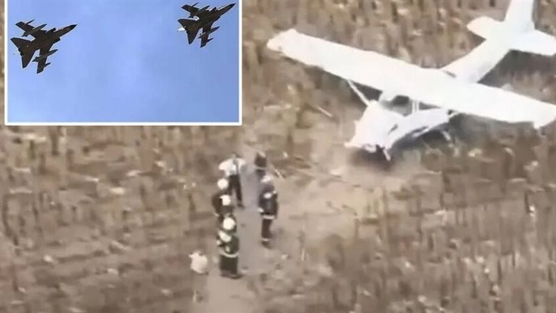 شاب يسرق طائرة