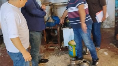 صحة الشرقية : غلق منشأة غذائية مخالفة وضبط ٣ أطنان ملح و١٢٠٠ لتر ألبان