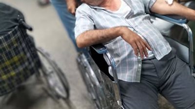 دهّن 24 فصلًا فكانت مكافأته قرار إقالته.. قصة مدير مدرسة تهز القلوب