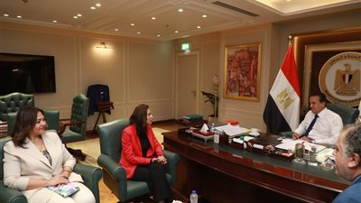 وزير الصحة يستقبل سفيرة مصر بتنزانيا لبحث التعاون الصحي والسياحة العلاجية
