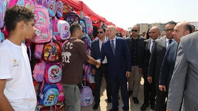 محافظ القاهرةافتتح معرض«أهلًا مدارس»بحى السلام أول بالتعاون مع حزب حماة الوطن