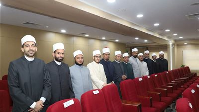 محافظ السويس يكرم أئمة المحافظة الفائزين بمسابقة «الأئمة النجباء والمتميزين»
