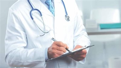 أزمة قبول الطب بـ50% يثير الجدل.. هل يكفي النجاح في الثانوية للالتحاق بالكلية؟