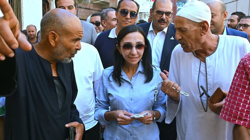 محافظ البحيرة تتابع