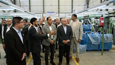 رئيس الوزراء يفتتح مصنع 