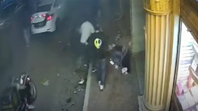 طفل يقود سيارة بسرعة ورعونة يصيب 4 أشخاص في بسيون بالغربية