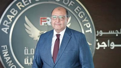 محمود جبريل يستمر مساعدا لرئيس الرقابة المالية لمدة عام جديد