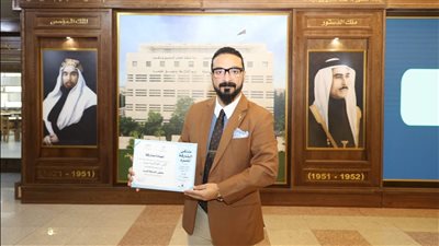 تكريم أحمد جمال عيد في ملتقى الشارقة للسرد تقديرًا لمنجزه العلمي والأدبي