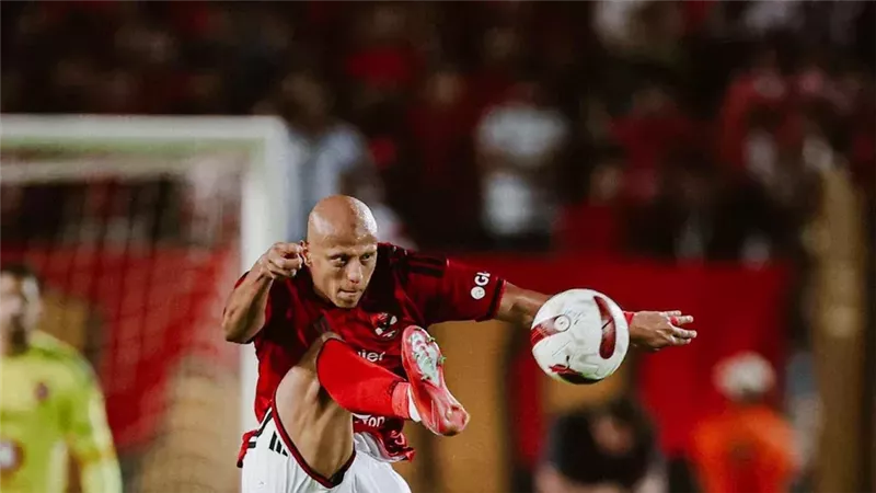 عمرو الجزار لاعب النادي الأهلي 