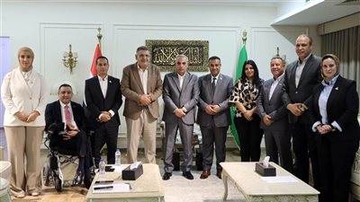 محافظ الإسماعيلية يبحث مع نواب 
