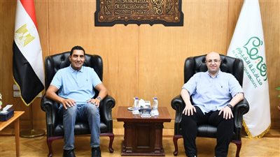 وزير الشباب والرياضة يبحث مع محافظ الفيوم تطوير المنشآت وتعزيز الخدمات للشباب