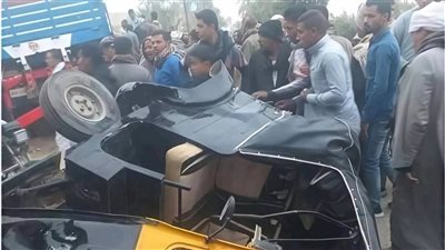 مصرع شخصان وإصابة الثالث اثر تصادم توكتوك مع تريلا على الطريق الزراعي بالمنوفي