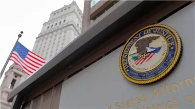 40 مليون دولار من الذهب.. اتفاق إقرار بالذنب مع مسؤول سابق في «CIA»