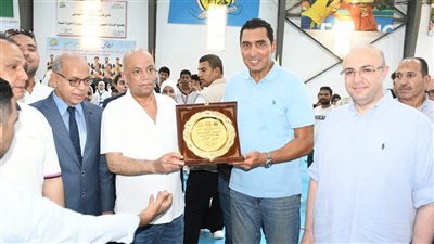 وزير الشباب والرياضة يفتتح مجمع حمامات السباحة بنادي قارون الرياضي بالفيوم