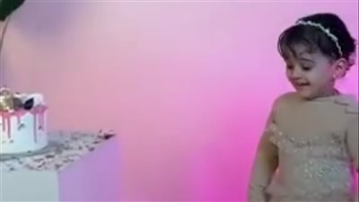 «أبوها حاول يخنقها.. ثم طعنها 3 مرات».. مأساة كارما تهز السوشيال ميديا
