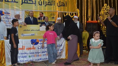 احتفالية غطاطي الكبرى..  النائب وسيم كمال عثمان يدعم حفظة القرآن برحلتي عمرة