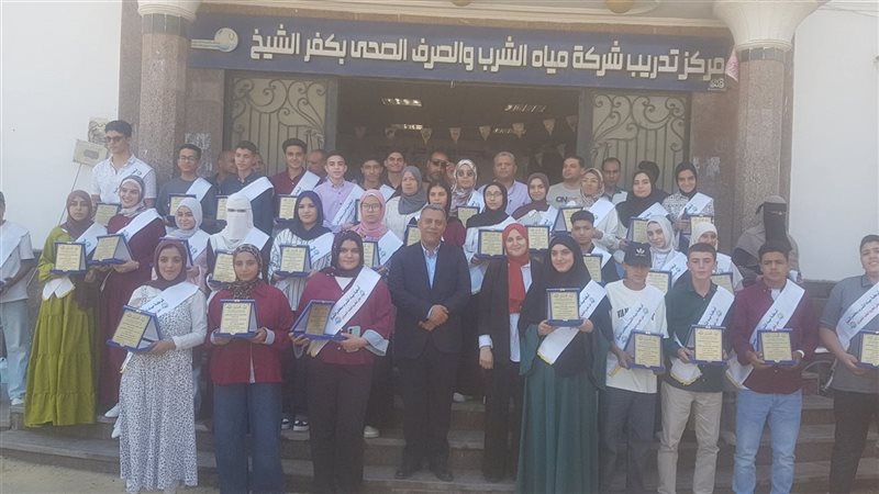 المكرمون