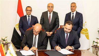 «الحنفي» يشهد توقيع بروتوكول تعاون بين المصرية للمطارات وأكاديمية مصر للطيران