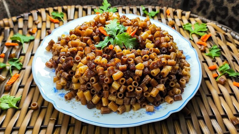 المكرونة المحمرة