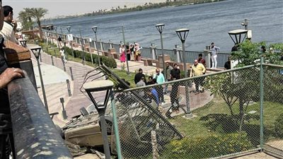 انقلاب سيارة تقودها سيدة بكورنيش النيل ببني سويف دون خسائر