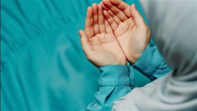 دعاء من د.دينا أبوالخير..كلمات تهز القلوب وتدعو لصفاء القلب والقرب من الله