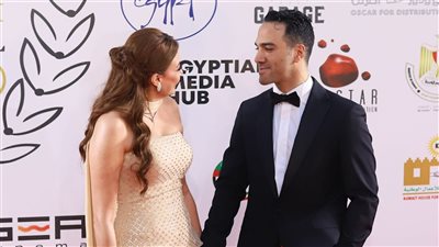 بشرى وزوجها على ريد كاربت بحفل افتتاح مهرجان الإسكندرية للفيلم القصير (صور)