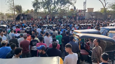 الآلاف يودعون ضحية الأشقاء الأربعة في البساتين