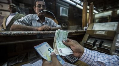 حبس 3 مصريين بتهمة تحويلات مالية غير مشروعة في الكويت