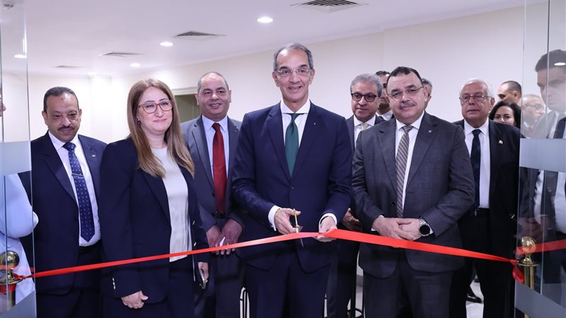 وزير الاتصالات 