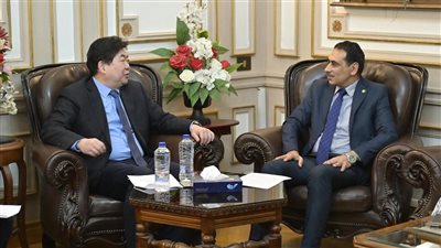تعاون بين جامعة القاهرة والجامعات في بكين وإنشاء برامج دراسية بدرجات مشتركة